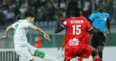 اجتماع حاسم بين وكيل دغموم وإدارة الأهلى لتجديد عقد اللاعب الجزائرى