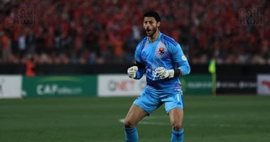 محمد الشناوي يسعى لحماية شباكه في مواجهة بورتو بكأس العالم