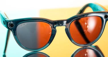 ميتــا تكشف عن نظارات Oakley الذكية للرياضيين بتقنيات AI المتطورة
