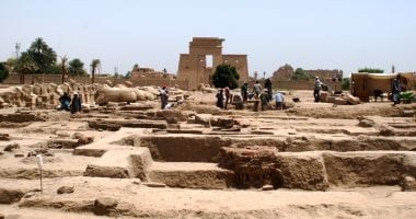 اكتشافات مذهلة بالأقصر: سور ضخم يُعزى لملك وزوجته في طريق الكباش