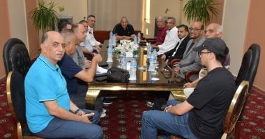 اجتماع لجنة تطوير المنشآت بالنادي المصري برئاسة كامل أبو علي