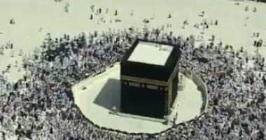طواف المعتمرين حول الكعبة في أول أيام العام الهجري: احتفالات روحانية