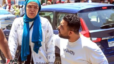 الانهيار يظهر على وجه طالبة بعد امتحان الفيزيا